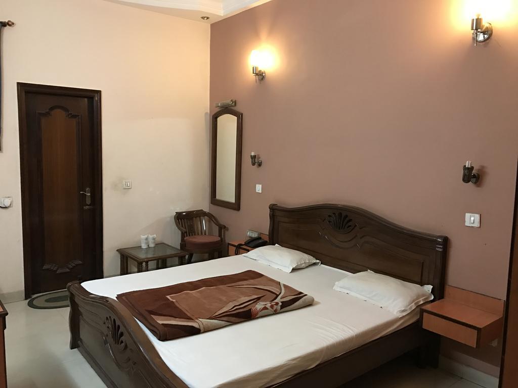 Hotel D R International Ambala Ngoại thất bức ảnh