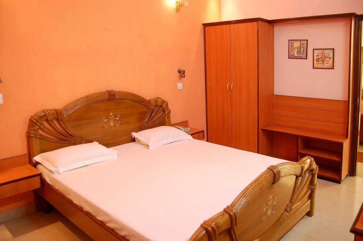 Hotel D R International Ambala Ngoại thất bức ảnh